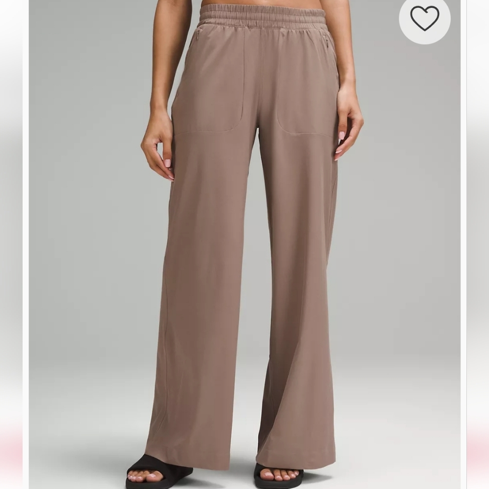 NWT lululemon Swift Mid-Rise Wide-Leg Pant, Taupe, Size 4